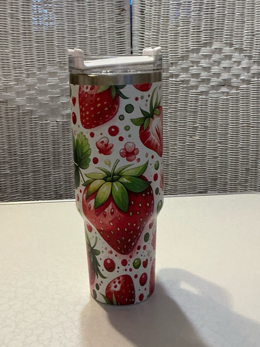 40 Oz. Strawberry Pattern Insulated Travel Mug with Handle White/Red - Picture 4 of 7